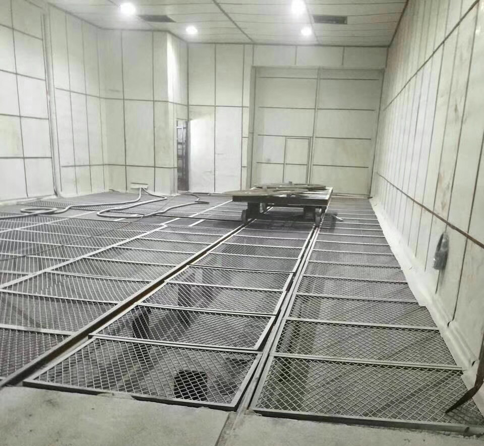 深圳百超機械噴砂房設(shè)備實拍圖 深圳百超機械噴砂房設(shè)備實拍圖